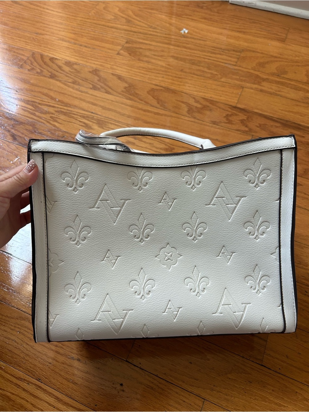 NWT Adrienne Vittadini white Embossed satchel with coin purses size 13x6x10”